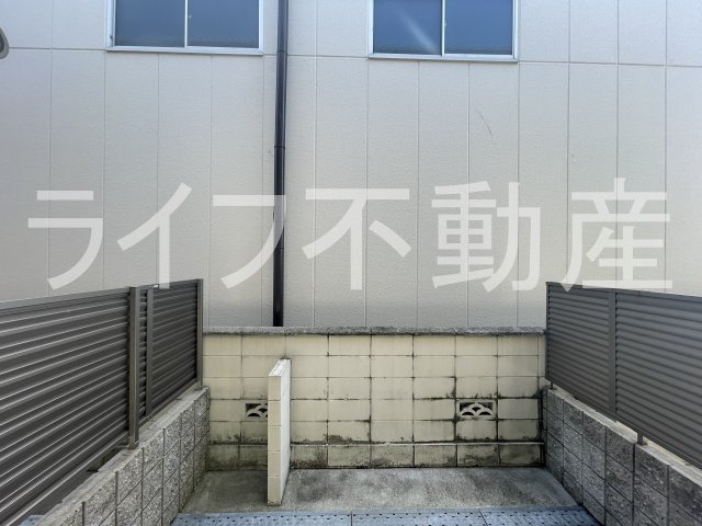 エムズコート吉田のバルコニー