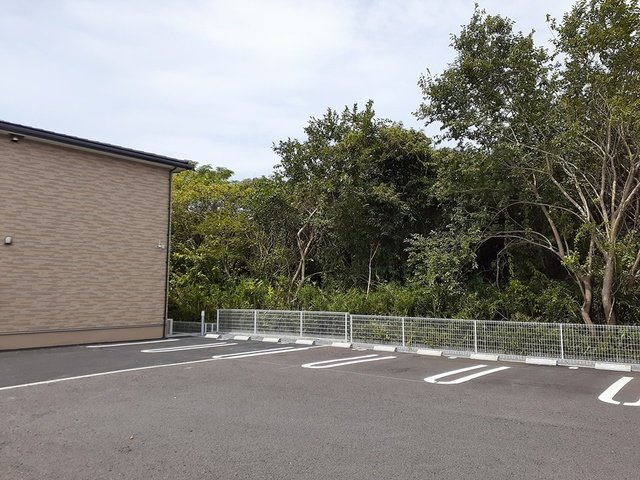 Ｌａｋｉ　Ⅱの駐車場|駐車場完備です
