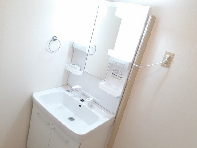 アーバンハイツの洗面所|コンパクトで使いやすい洗面所