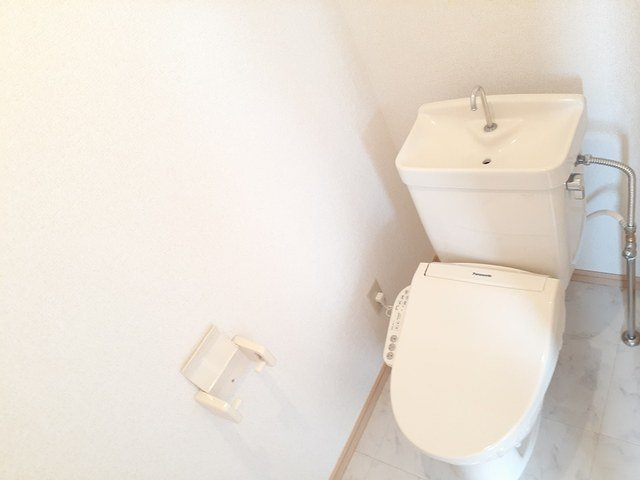 アーバンハイツのトイレ|落ち着いたトイレです