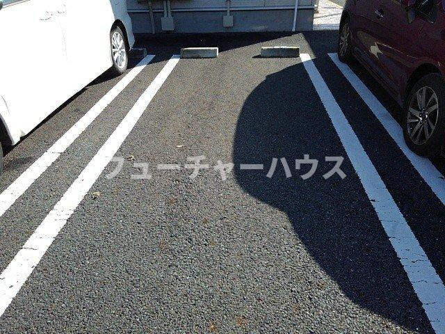 グランバレーⅡの駐車場