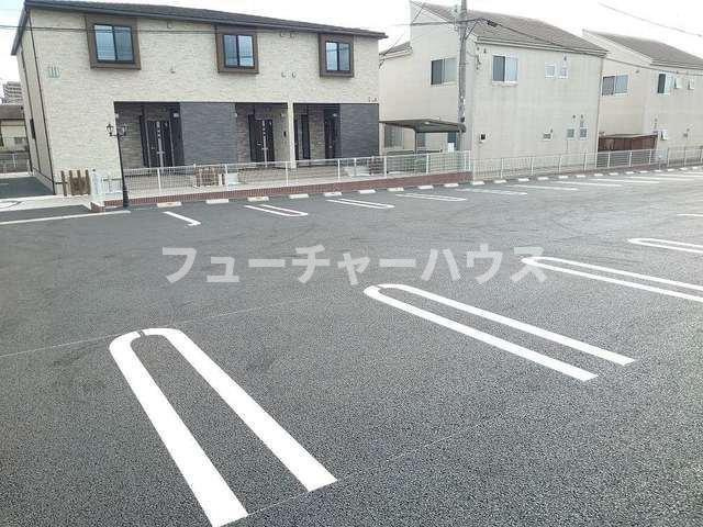ブリス　エイエム　Ⅲの駐車場