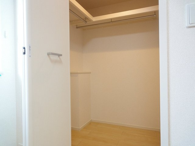 エクランの収納