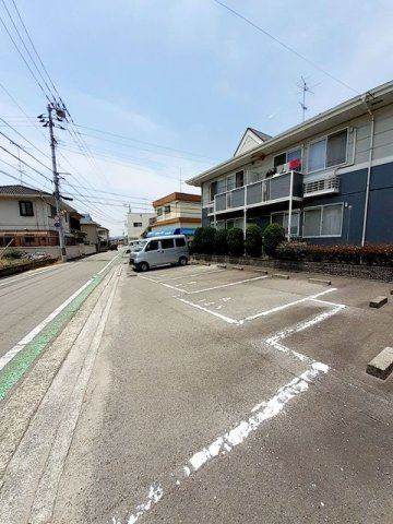ＦＡＭＩＬＬの駐車場
