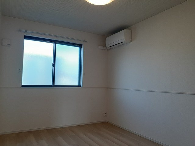 ネオの内装