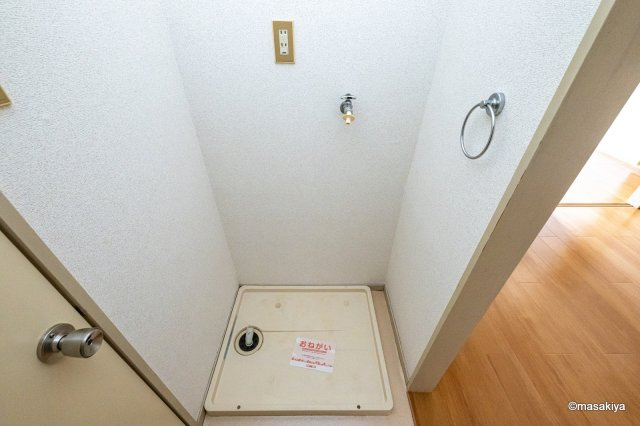 アーバン稲葉の洗面所|室内洗濯機置き場