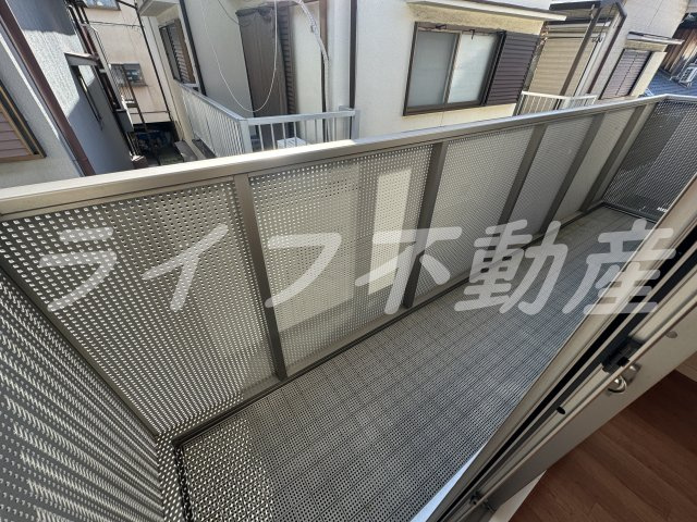 alcyoneのバルコニー|外からの目が気にならないバルコニーで洗濯物が干せます