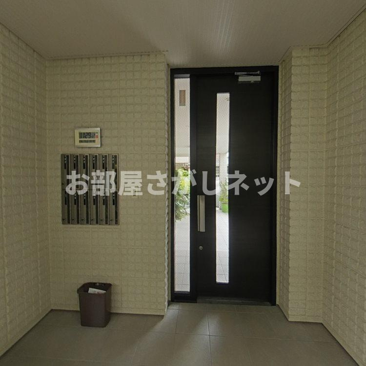 ホワイトスプライト【おとり物件なし】のエントランス