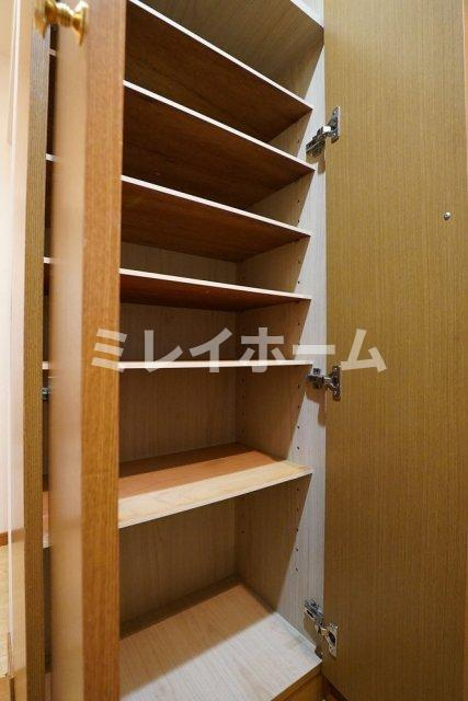 アクティブミレニアム中延の玄関