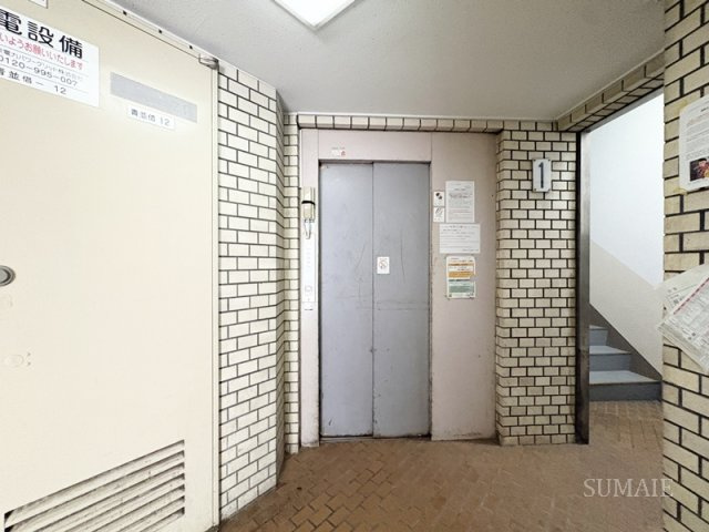西川口ウイズマンションのロビー|エレベータ☆