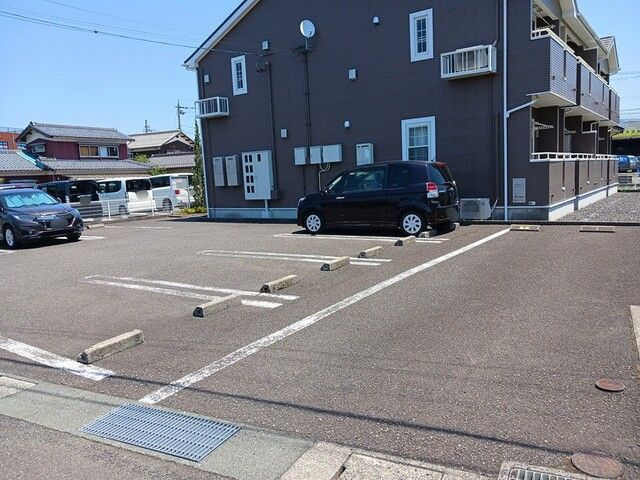 プロムナード・ソレイユ・ソラの駐車場