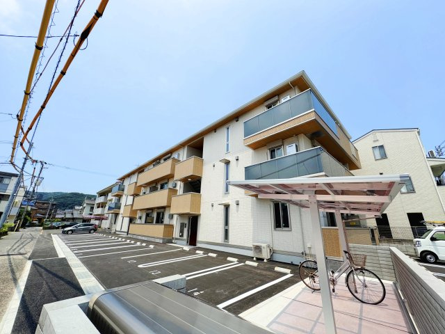 エレガンス　パレス