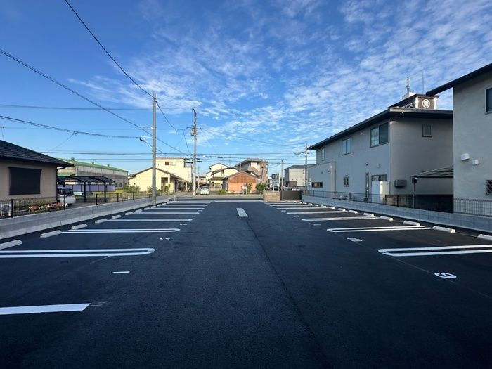 ソフィア庄内の駐車場