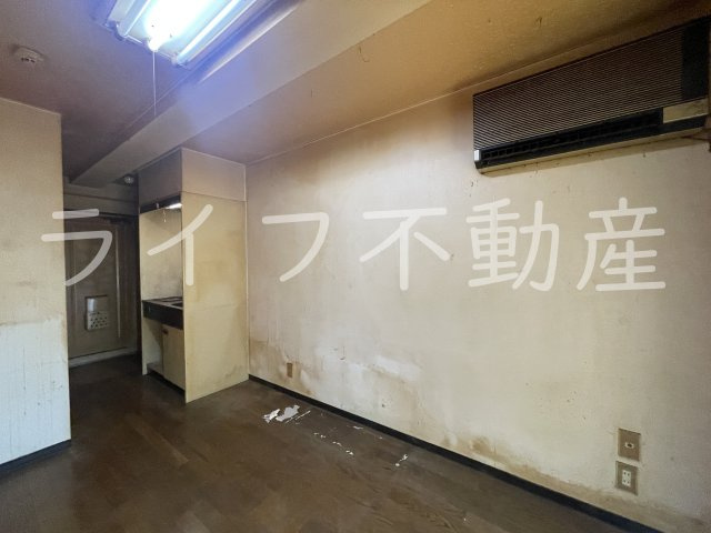 プレアール菱屋西の居間・リビング|ゆったり過ごせる居間です