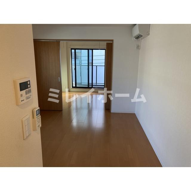 ウェルスクエア馬込の居間・リビング|同建物内、別のお部屋の参考写真になります。