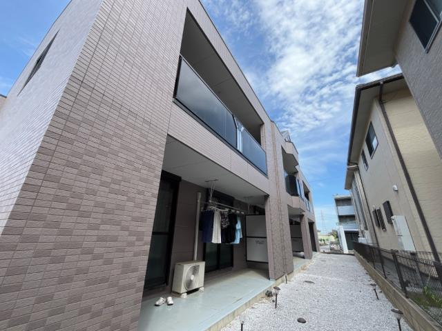 【外観】 | アシューレ | 外観写真（昼）