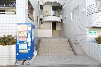 【エントランス】 | 第１ＹＳハイツ | 毎日通るエントランスはこのようになっています
