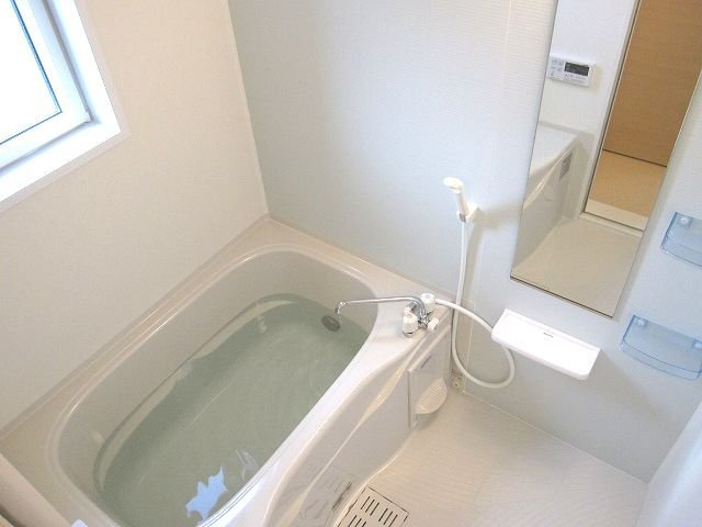 マイネ　ファミーリエ　Ⅰの浴室|ゆったり過ごせるお風呂です