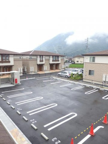 カルムトロワ　Ｋ　Ⅳの駐車場|駐車場です
