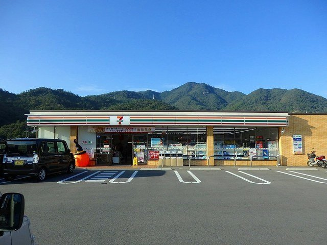 セレーノ　Ｊの周辺|セブンイレブンまで550m