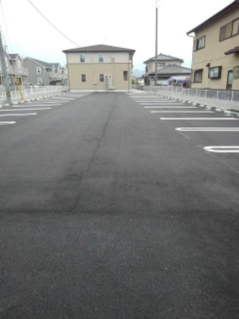 ヒトヤスミＢの駐車場
