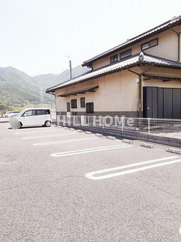 アムールＢの駐車場|当社、チルホームのHPもご覧ください(^^)/物件情報多数♪