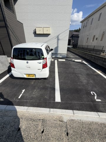 フィーリックス御井町の駐車場|駐車場があるので、車を買う予定の方も安心です