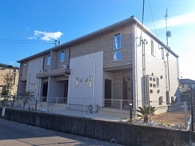クラール鶴市フロイデＢの外観