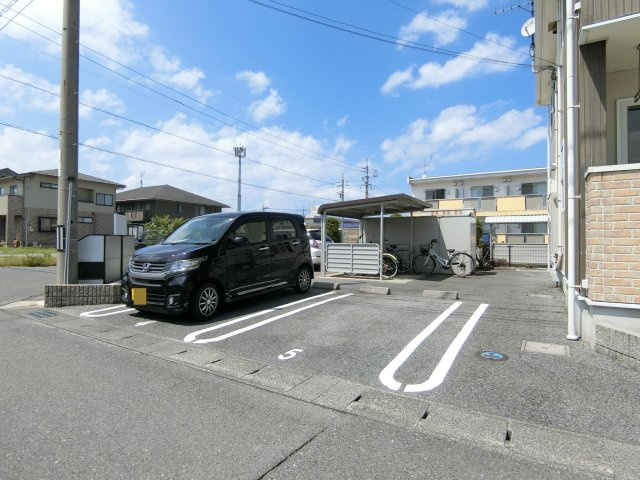 レインボー　ハウスの駐車場