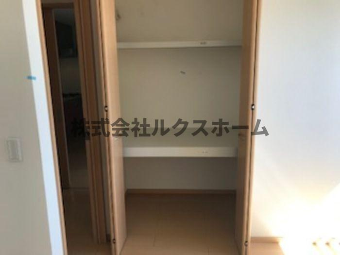 グリーンフロート紫金の洋室
