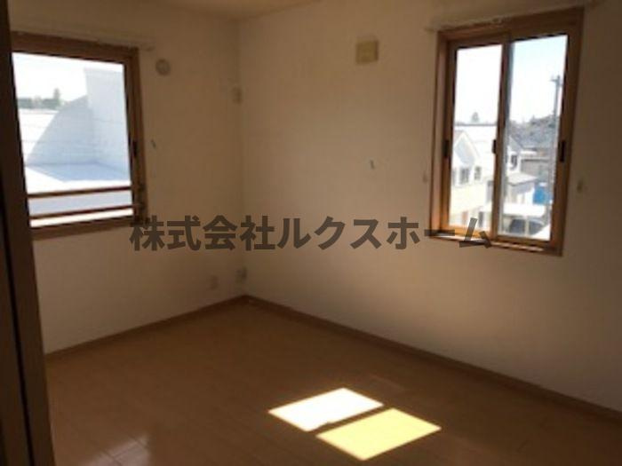 グリーンフロート紫金の洋室