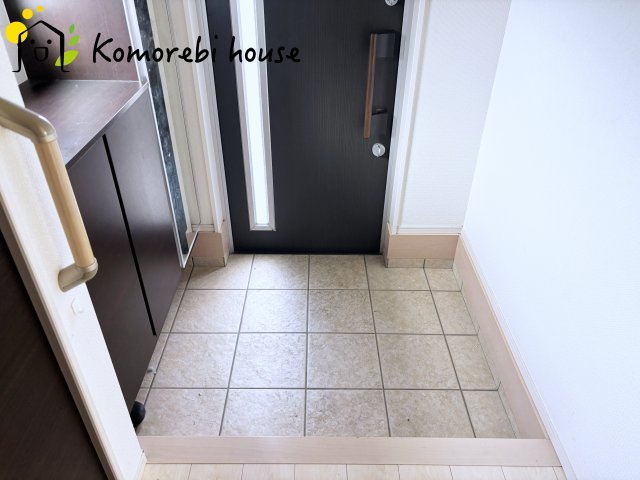 上尾市川1丁目 中古戸建の玄関|10/2撮影