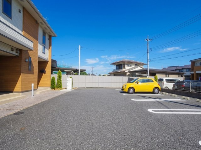 エレガンスⅧの駐車場