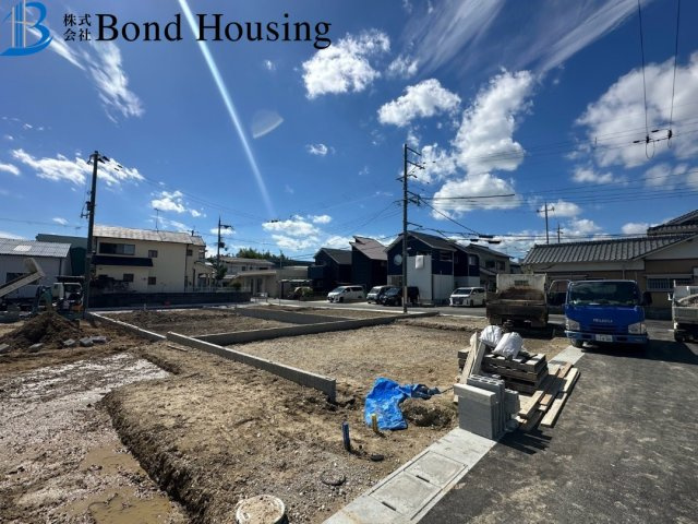 北西角地につき開放的です　玉津町出合2期全8棟　5号棟のその他