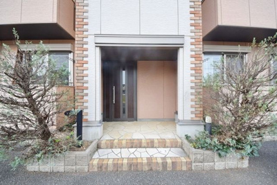 【エントランス】 | フェアリーウィステリア　壱番館 | エントランスです