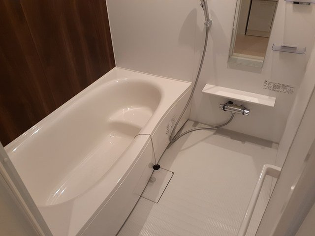 サン　ヒルズ　Ａの浴室|日々の疲れを癒すお風呂付です