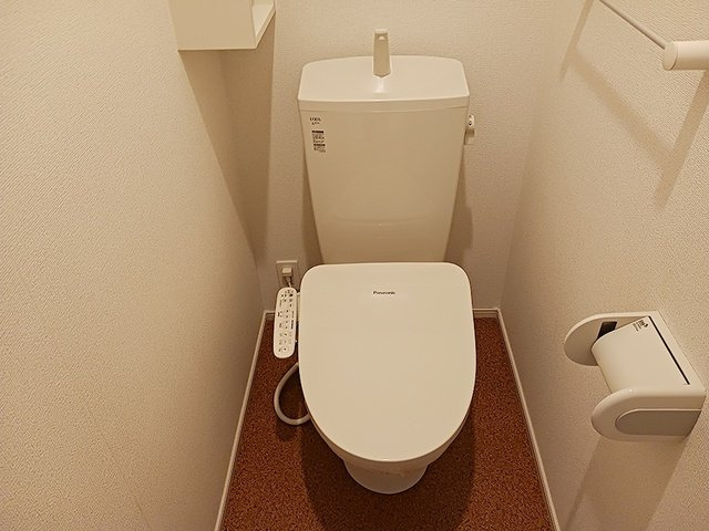 ソフィア・ブレッザのトイレ|落ち着いた色調のトイレです