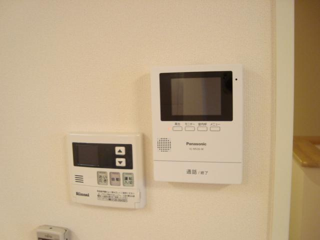 エトワールBの内装|カメラ付インターホン