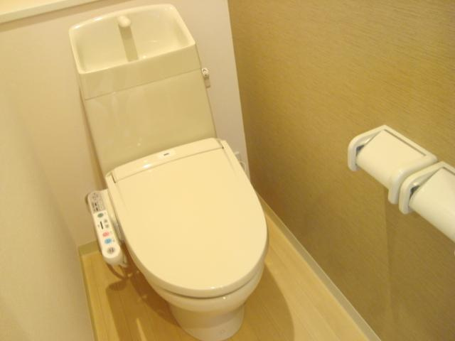 エトワールBのトイレ|シャワー付トイレ