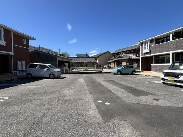 フィオリーレＢの周辺|ファミリーマート碧南城山店まで409m
