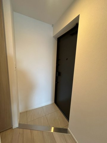 MAXIV CROS 横浜大口通の玄関