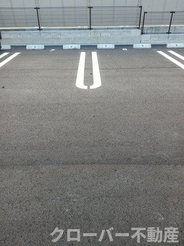 ヴィラージュ柞原　Ⅰの駐車場