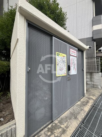 セレクト江坂の内装|ゴミ置き場