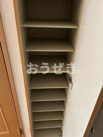 第六浅岡ビルの玄関