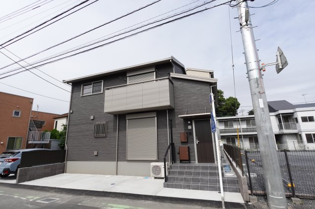 ヴィア・ラクテア小江戸（4LDK+カースペース付き戸建貸家）の外観