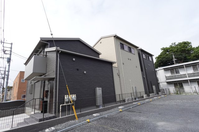 ヴィア・ラクテア小江戸（4LDK+カースペース付き戸建貸家）の外観