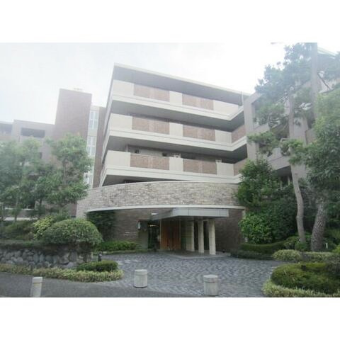 藤沢市鵠沼橘１丁目の賃貸マンションの外観