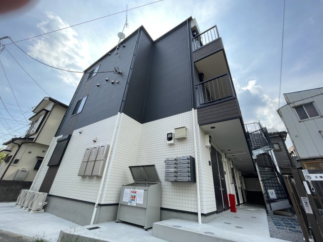 川崎市多摩区菅４丁目のアパートの外観