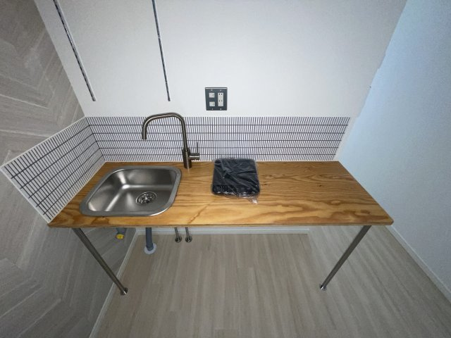 川崎市多摩区菅４丁目のアパートのキッチン