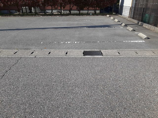 ラミーＹＵの駐車場